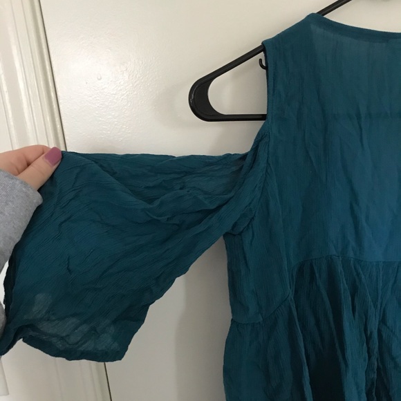 Cold Shoulder Top - Picture 3 of 5